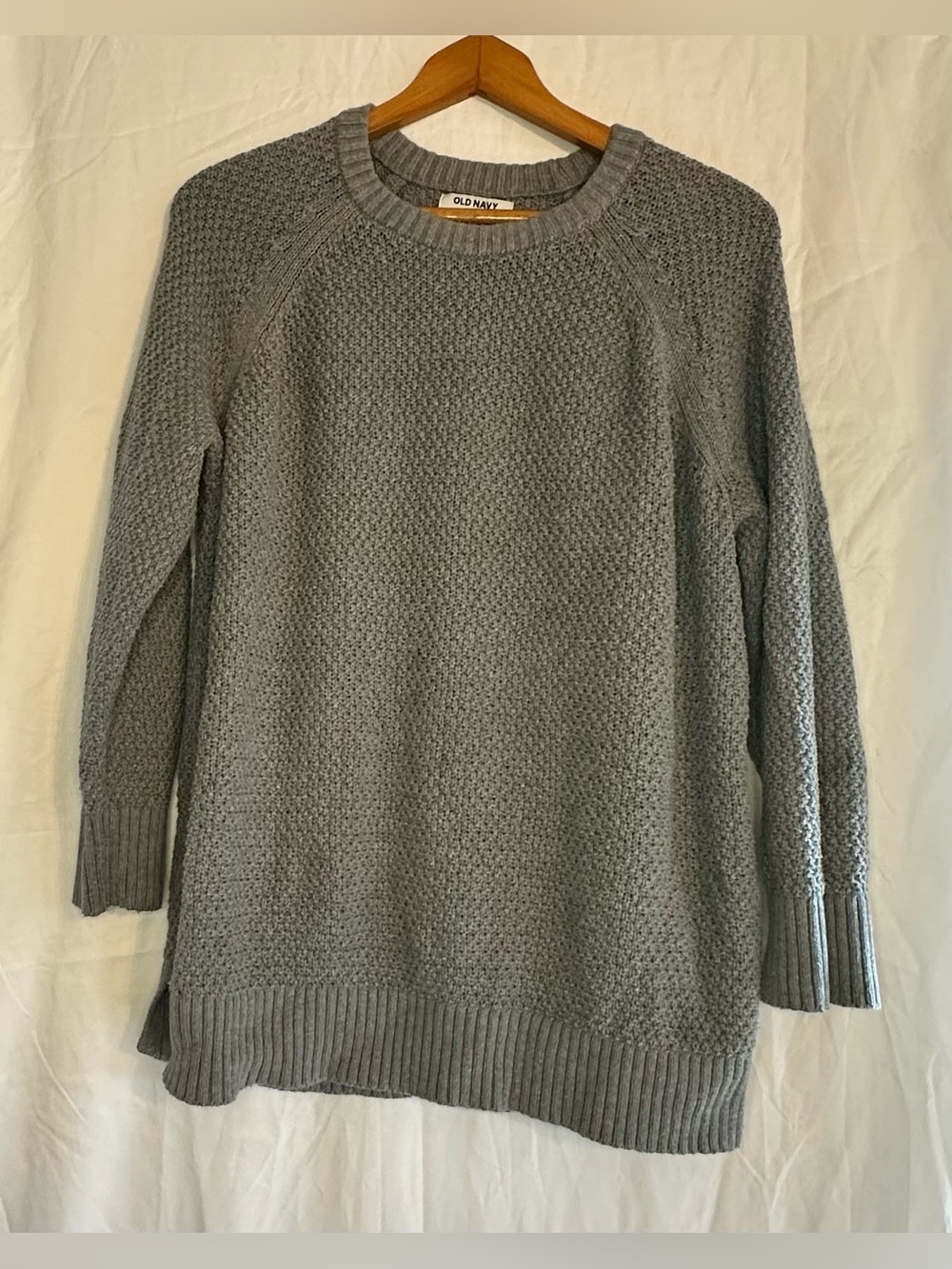 Old Navy Women’s Soiled Gray Long Sleeve Sweater size Medium